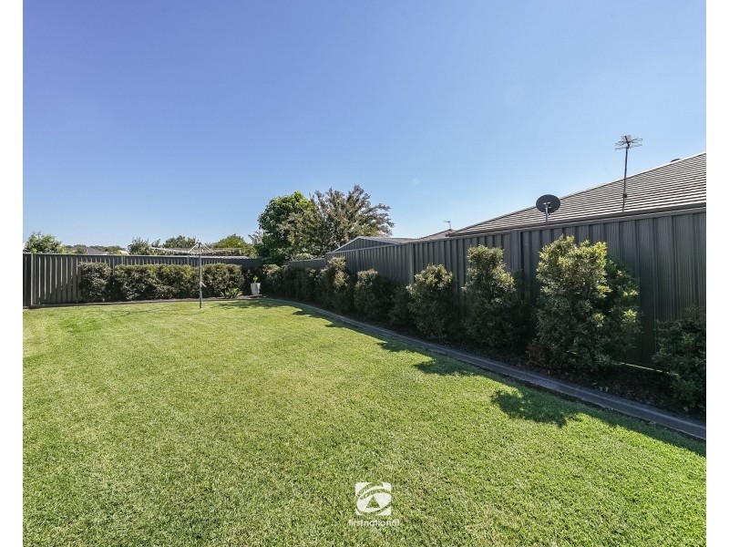 6 Benalla Cove, Harrington Park NSW 2567