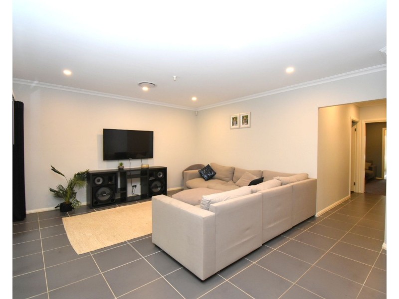 7 Finch Place, Gregory Hills NSW 2557