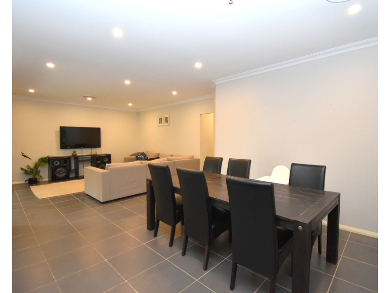 7 Finch Place, Gregory Hills NSW 2557