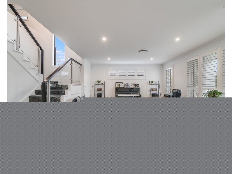 15 Jenolan Cct, Harrington Park NSW 2567