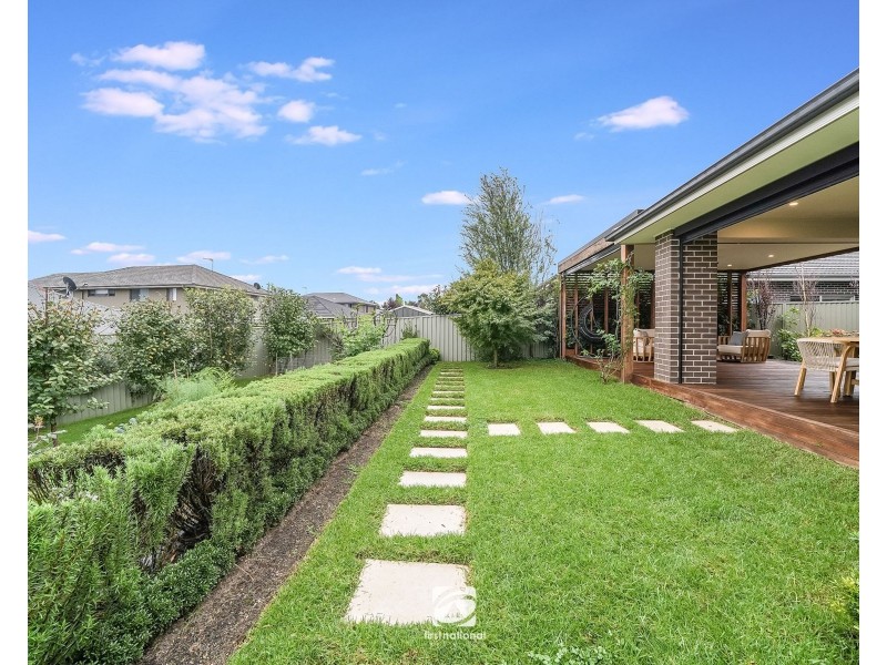 15 Jenolan Cct, Harrington Park NSW 2567