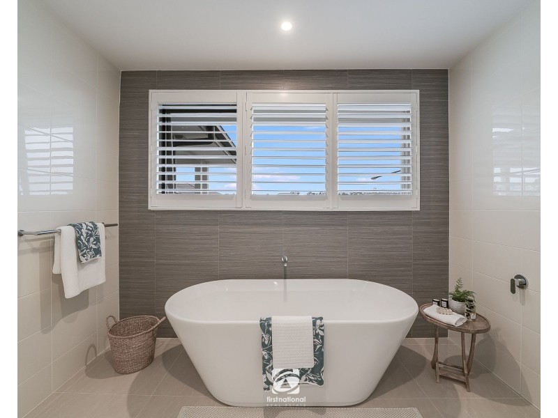 15 Jenolan Cct, Harrington Park NSW 2567