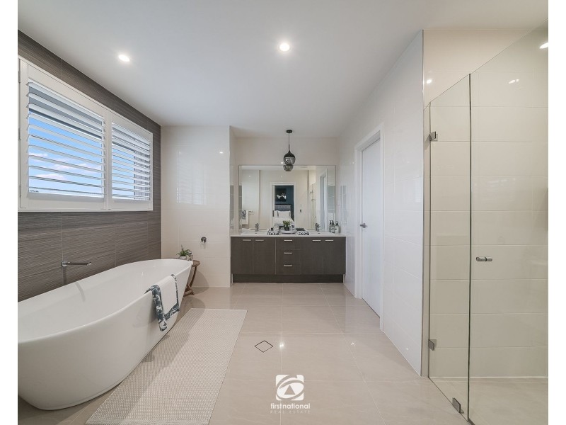 15 Jenolan Cct, Harrington Park NSW 2567