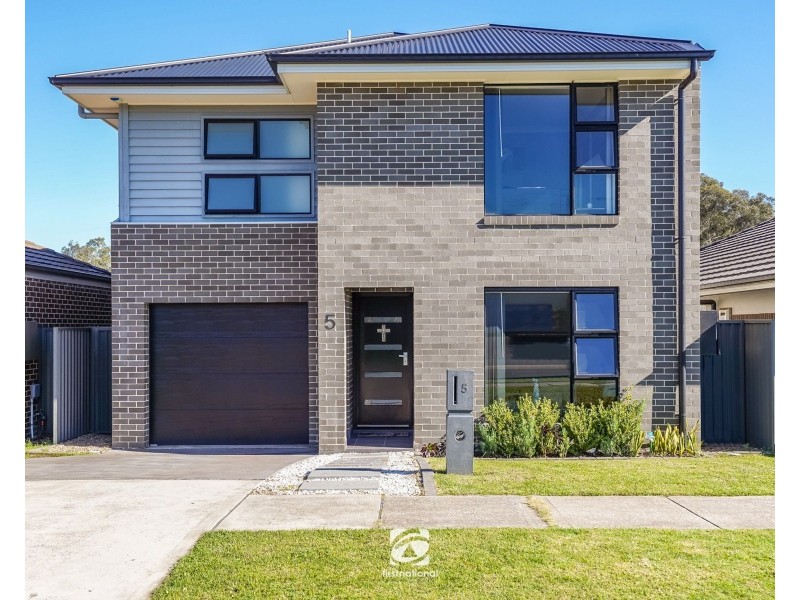 5 Garner Road, Spring Farm NSW 2570