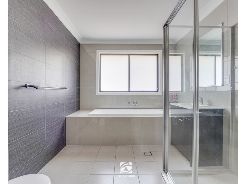 5 Garner Road, Spring Farm NSW 2570