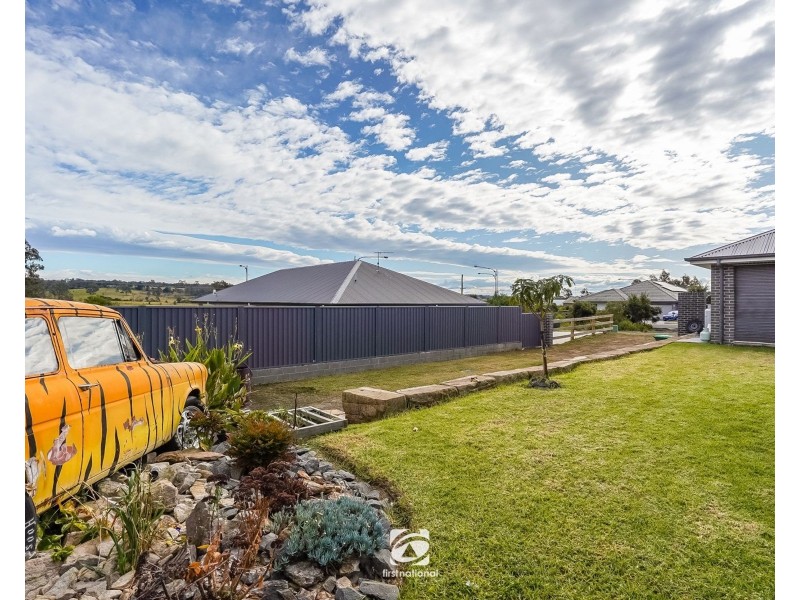 4 Emmaline Avenue, The Oaks NSW 2570