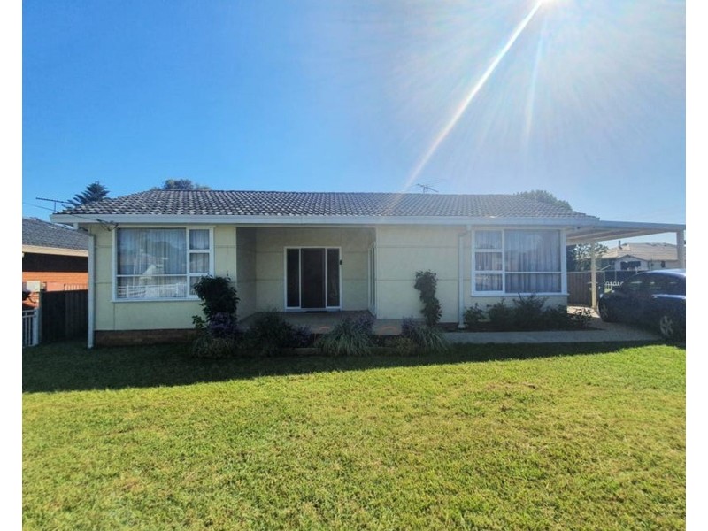 16 First Avenue, Macquarie Fields NSW 2564