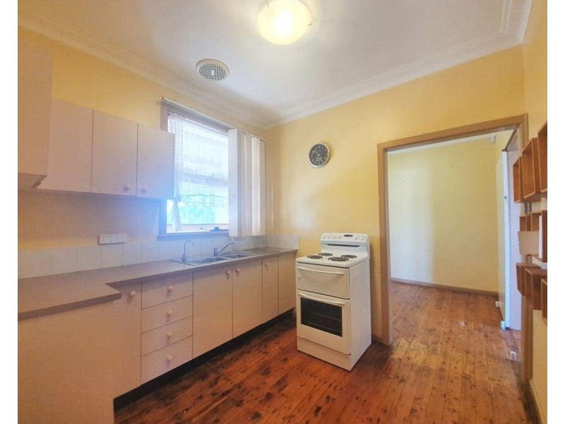 16 First Avenue, Macquarie Fields NSW 2564
