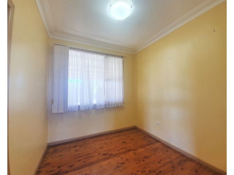 16 First Avenue, Macquarie Fields NSW 2564