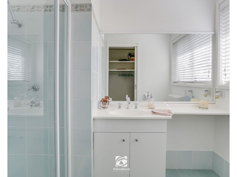 18 Packenham Place, Mount Annan NSW 2567