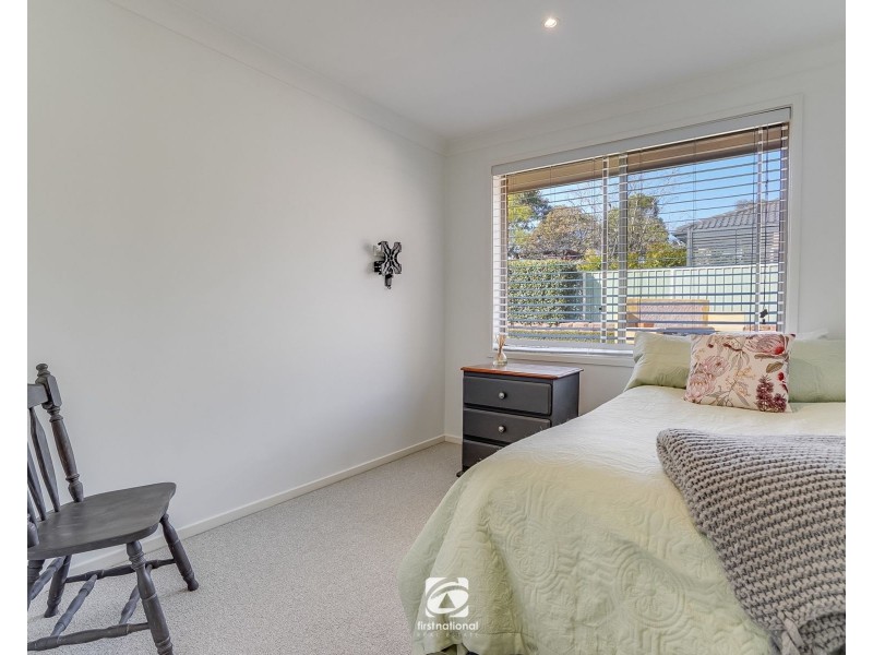18 Packenham Place, Mount Annan NSW 2567