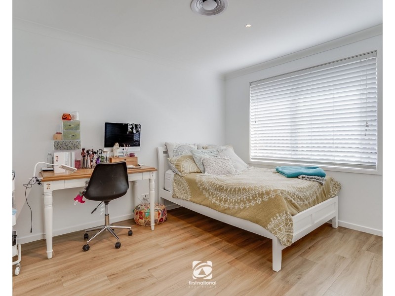 18 Packenham Place, Mount Annan NSW 2567