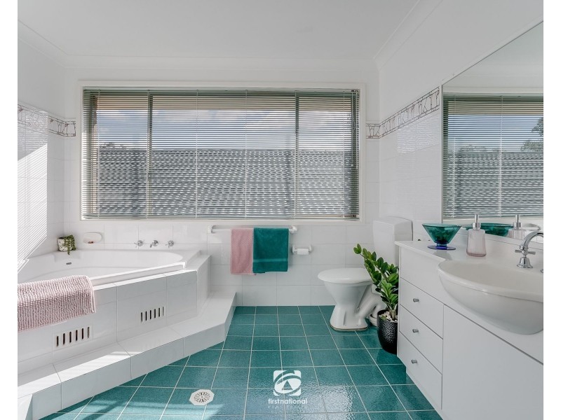 18 Packenham Place, Mount Annan NSW 2567