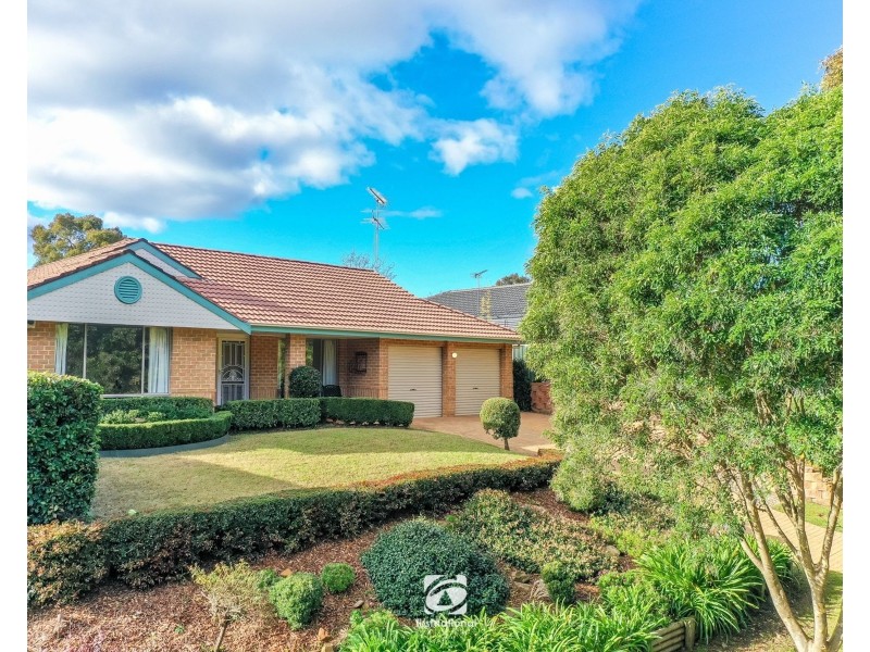 18 Packenham Place, Mount Annan NSW 2567