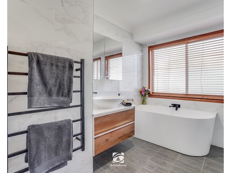 10 Rae Place, Currans Hill NSW 2567