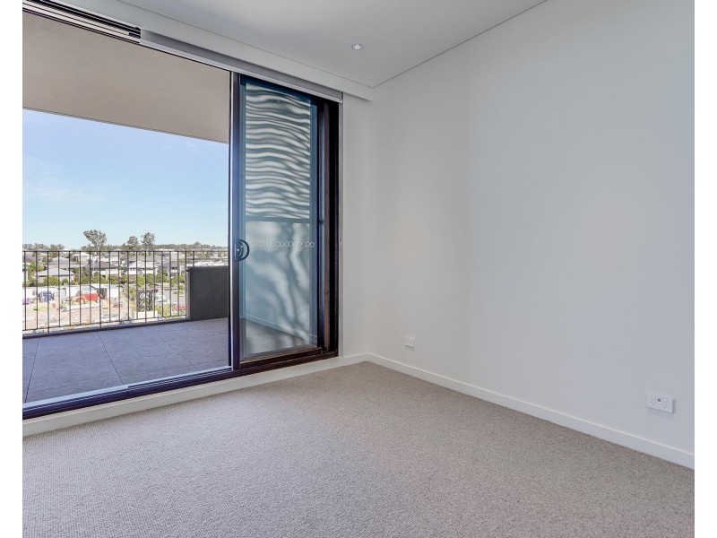 4.07/2 Fordham Way, Oran Park NSW 2570
