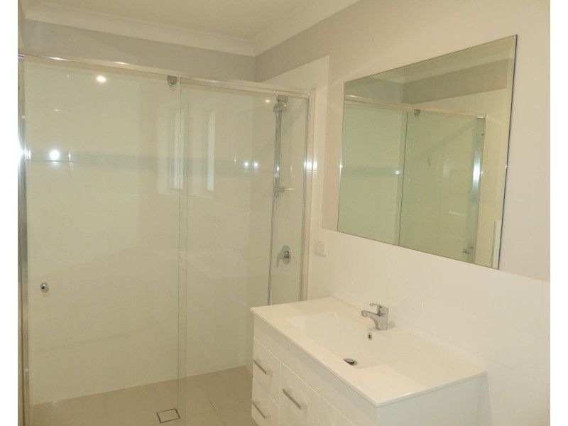 1/9 Howard Loop, Oran Park NSW 2570