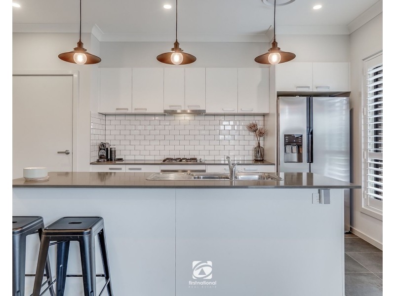 78 Easton Ave, Spring Farm NSW 2570