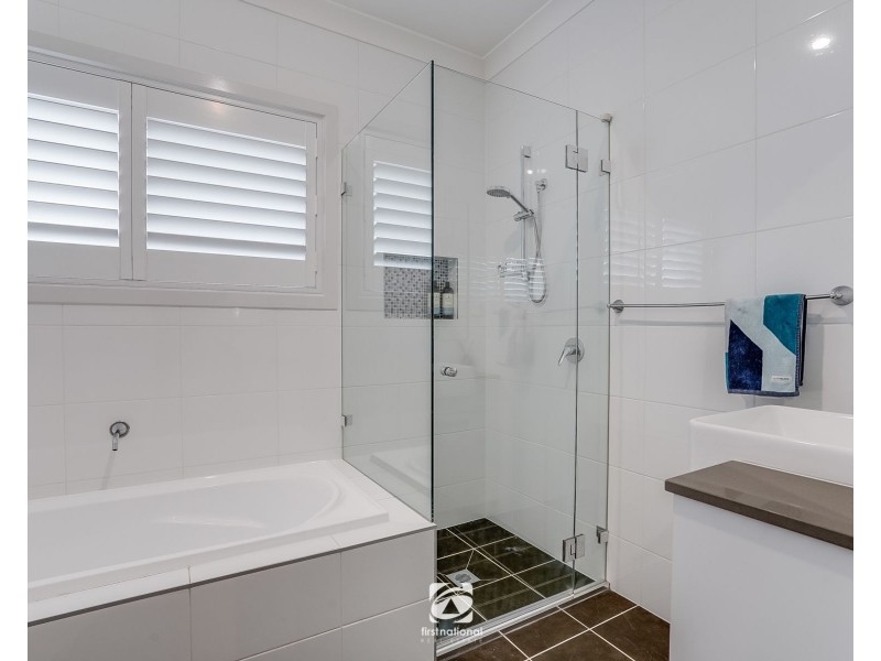 78 Easton Ave, Spring Farm NSW 2570