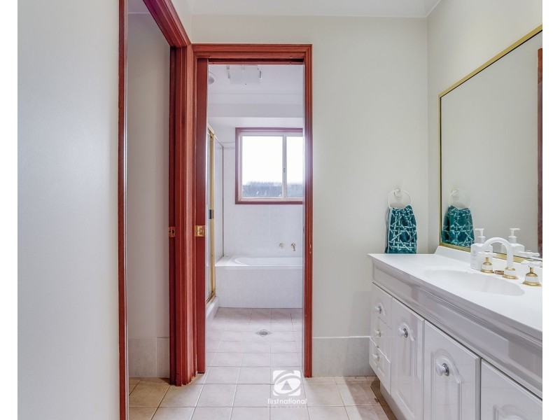 1 Cowdery Way, Currans Hill NSW 2567