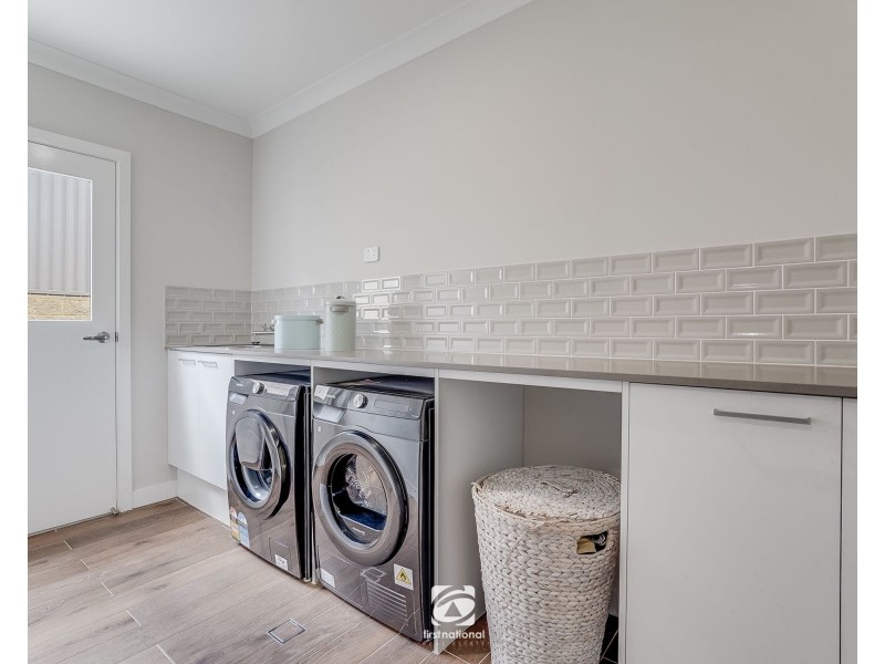 11 Hughes Avenue, Harrington Park NSW 2567