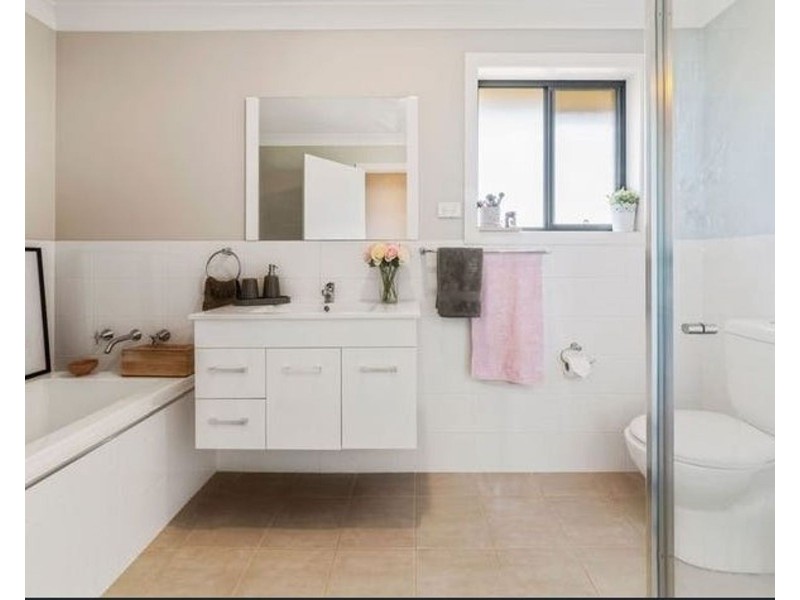 34 Macedon Street, Minto NSW 2566