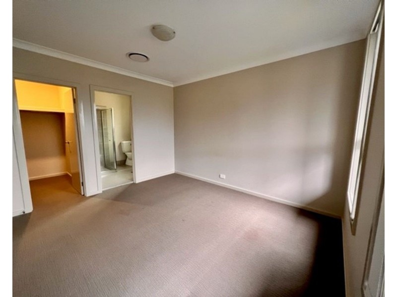 64 Bagnall Street, Gregory Hills NSW 2557