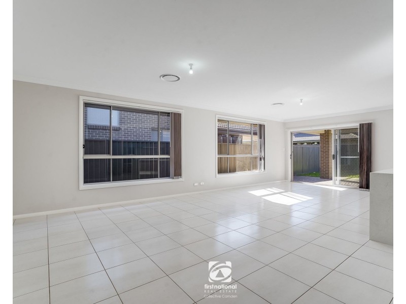 43 Nicholson Parade, Spring Farm NSW 2570