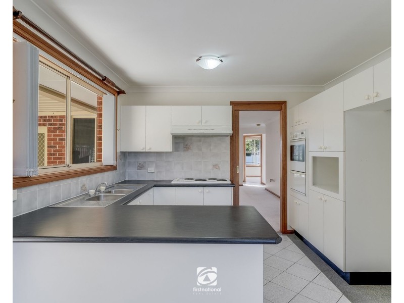 11 Robson Crescent, St Helens Park NSW 2560