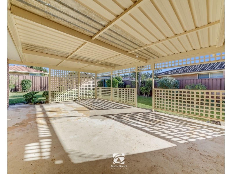 11 Robson Crescent, St Helens Park NSW 2560