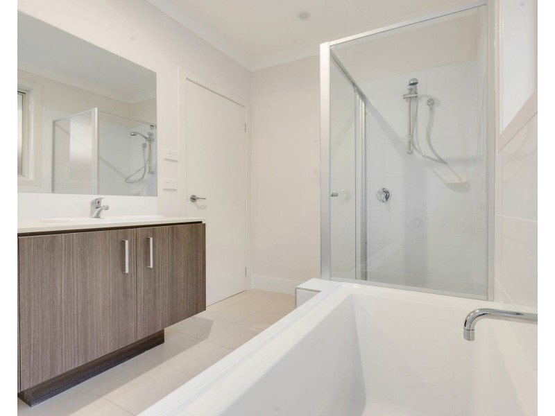 49 Kingsman Avenue, Elderslie NSW 2570