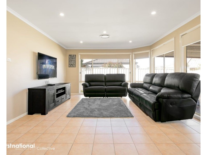 18 John McLennon Circuit, Harrington Park NSW 2567