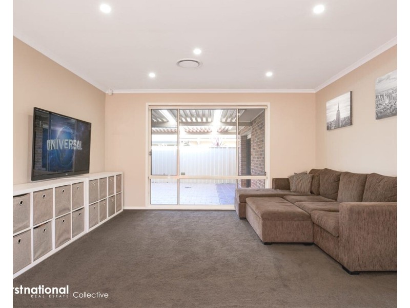 18 John McLennon Circuit, Harrington Park NSW 2567