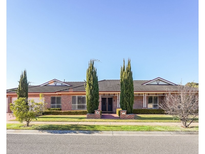1 Chiltern Place, Harrington Park NSW 2567