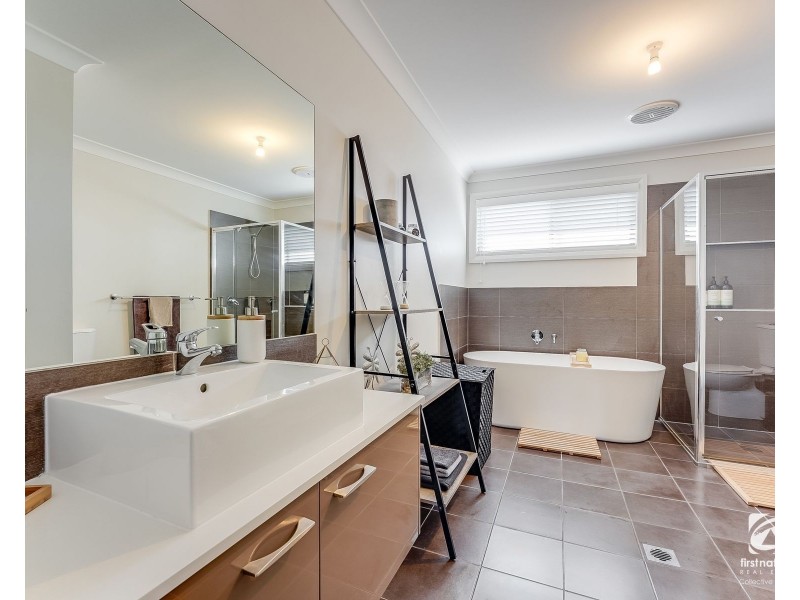 18 Carter Street, Oran Park NSW 2570