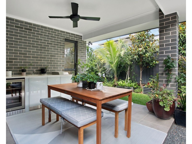 16 Hinton Loop, Oran Park NSW 2570