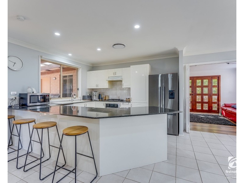 2 Parkside Court, Currans Hill NSW 2567
