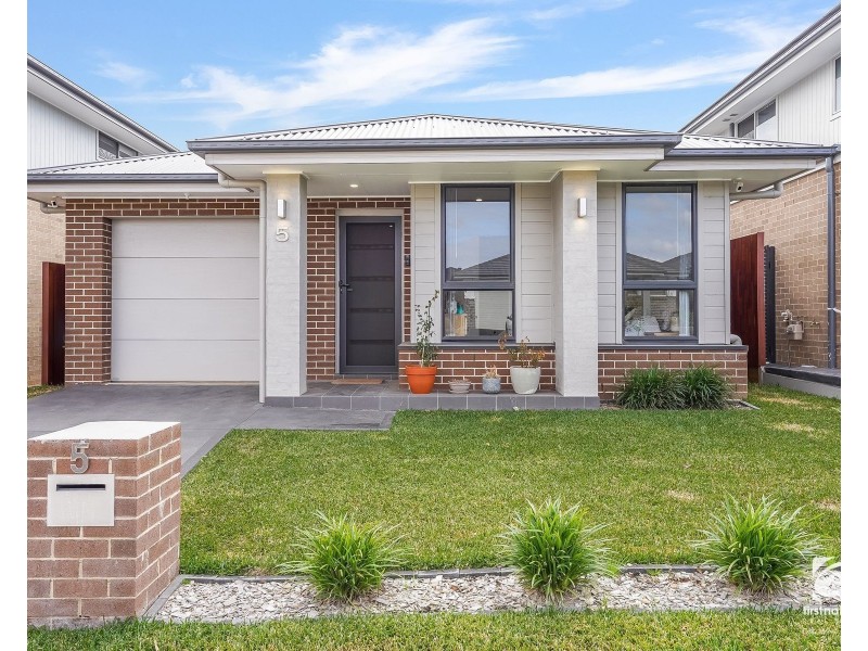 5 Swallow Loop, Oran Park NSW 2570