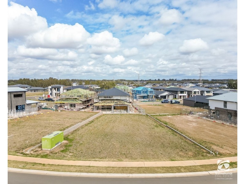 25 Robert Ingham Drive, Catherine Field NSW 2557