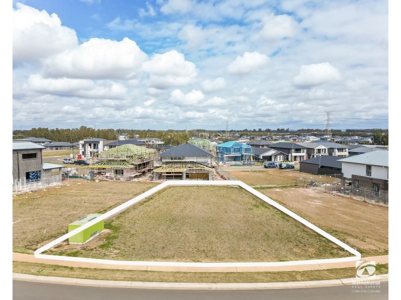 25 Robert Ingham Drive, Catherine Field NSW 2557