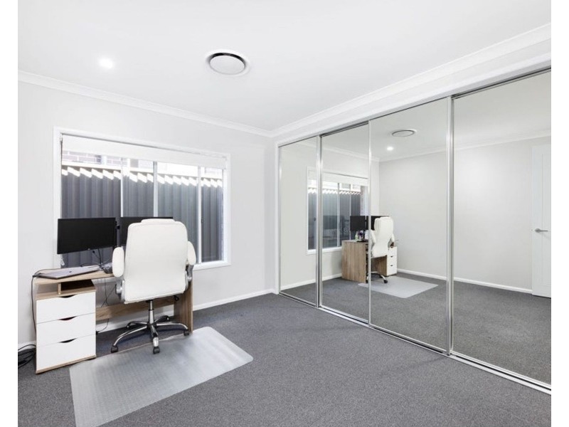 40 Fleece Loop, Oran Park NSW 2570