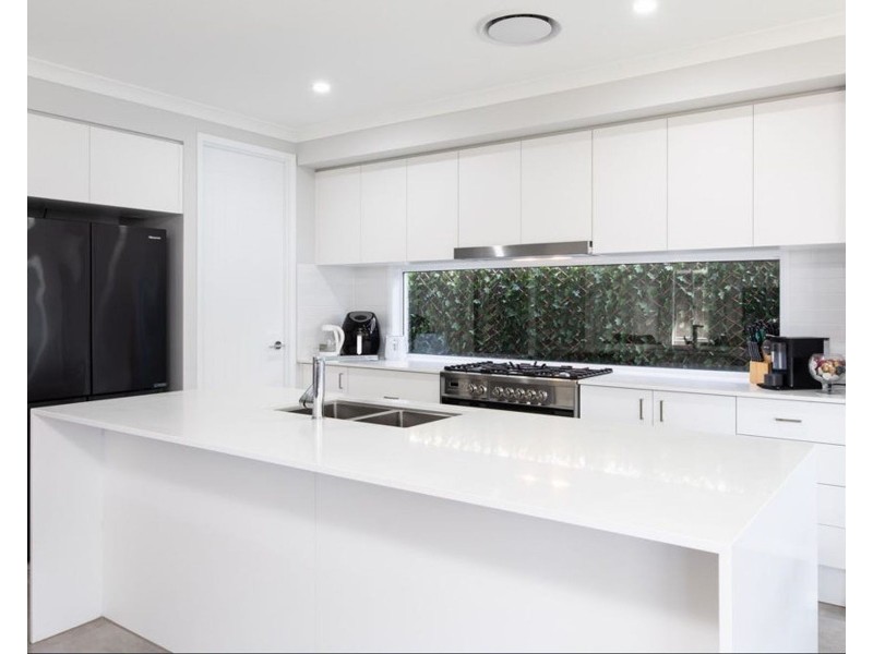 40 Fleece Loop, Oran Park NSW 2570