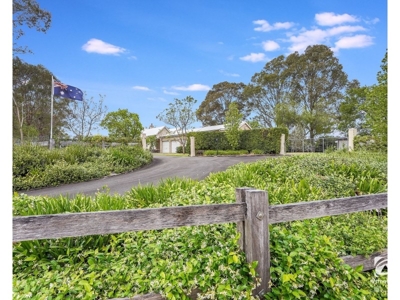 5 Harben Vale Cct, Grasmere NSW 2570