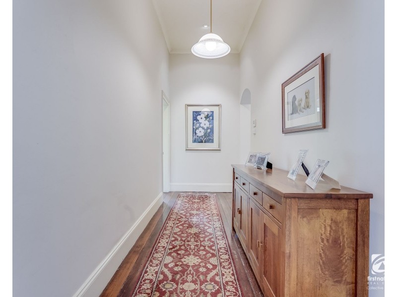 5 Harben Vale Cct, Grasmere NSW 2570