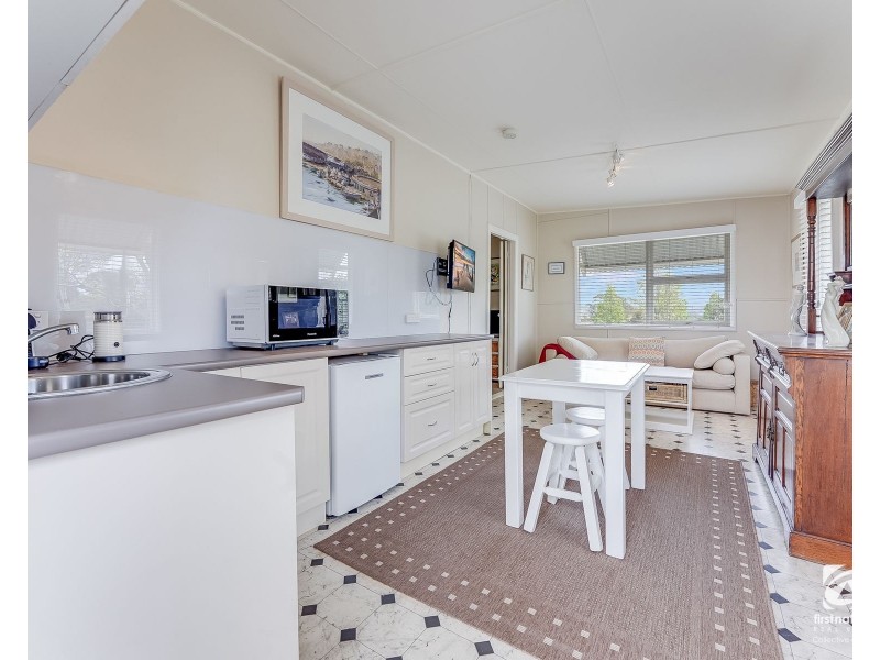 5 Harben Vale Cct, Grasmere NSW 2570