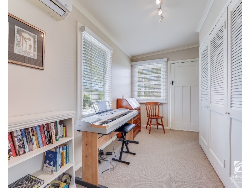 5 Harben Vale Cct, Grasmere NSW 2570
