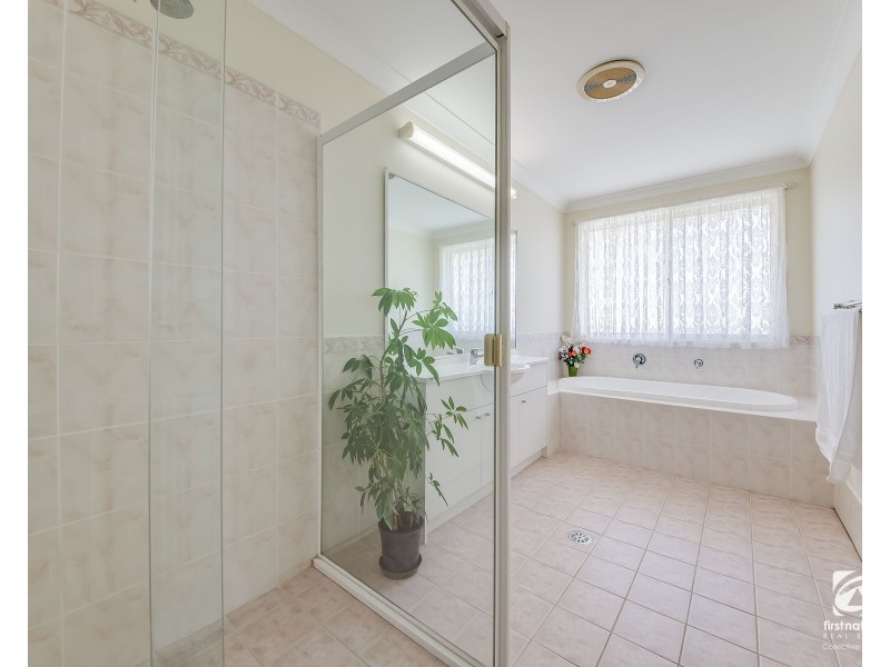 8 John McLennon Circuit, Harrington Park NSW 2567