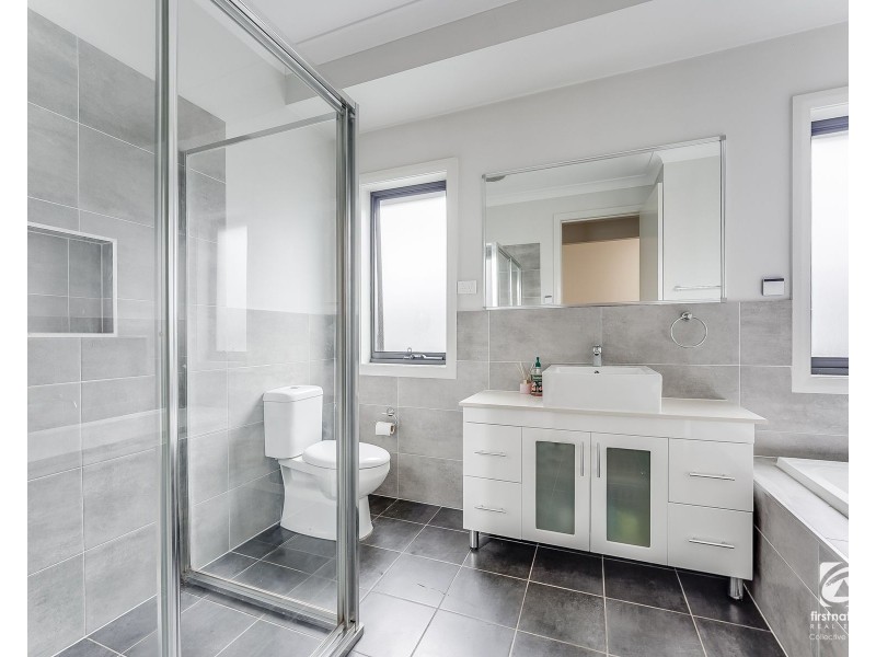 51 Thorpe Circuit, Oran Park NSW 2570