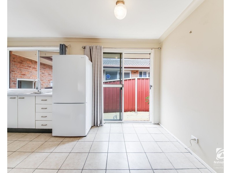 27B Glendower street, Rosemeadow NSW 2560