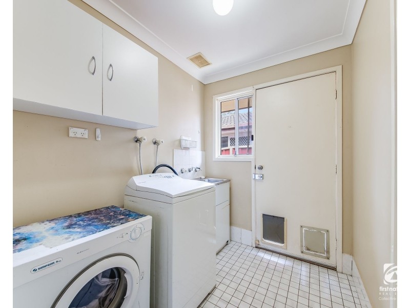 27B Glendower street, Rosemeadow NSW 2560
